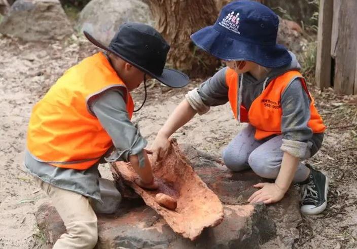 CERES Playgroup, mud and bark